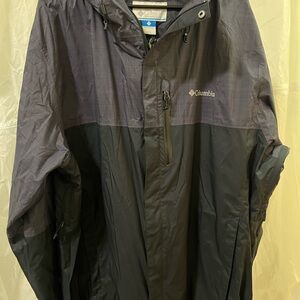 Columbia Green and Gray Windbreaker Lightweight Outdoor Jacket